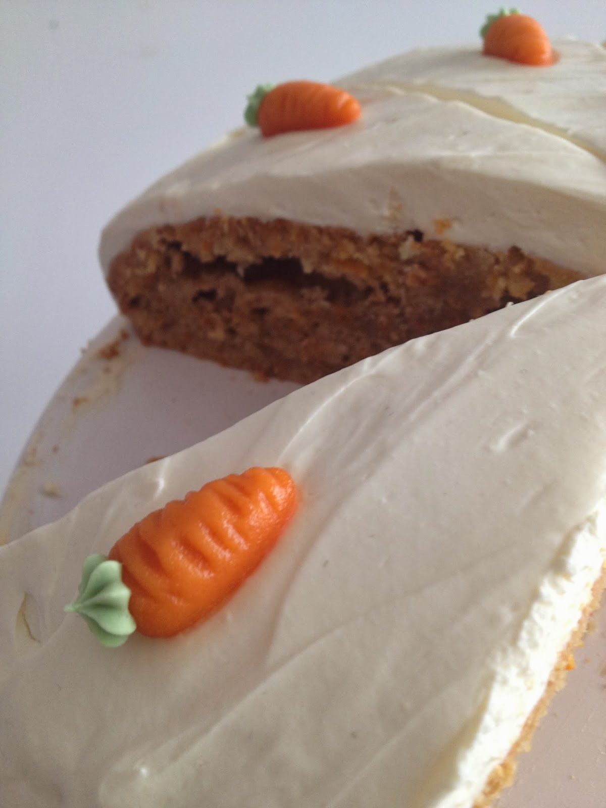 Chèvre Culinaire: Möhrchenkuchen unter Orangenhaube