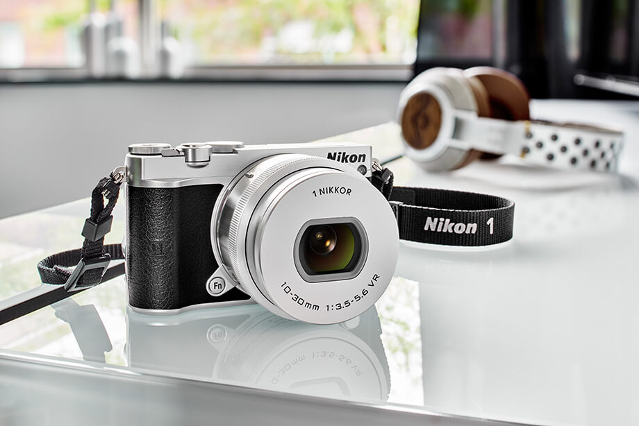 Mirrorless Nikon 1 J5