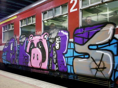  graffiti sad pig