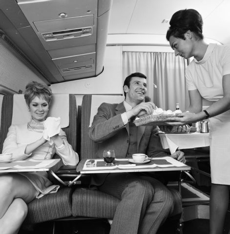 Primera clase en los vuelos de los años 60