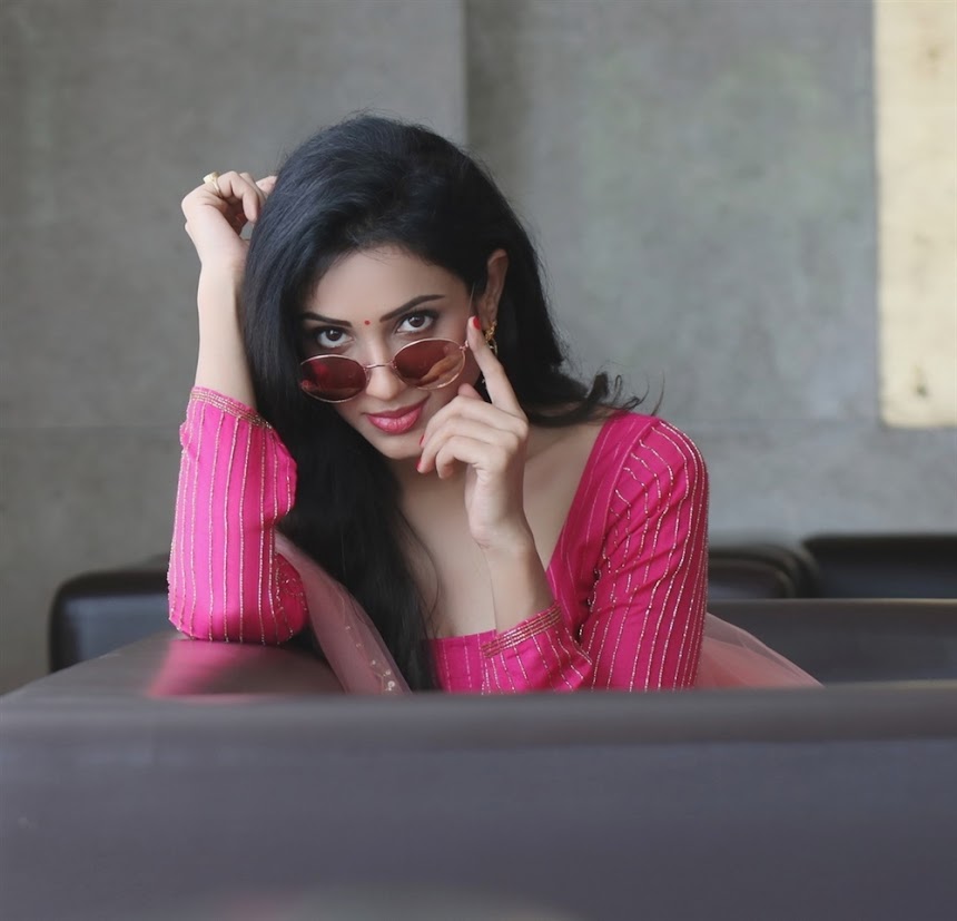 Riya Suman at Paper Boy success meet