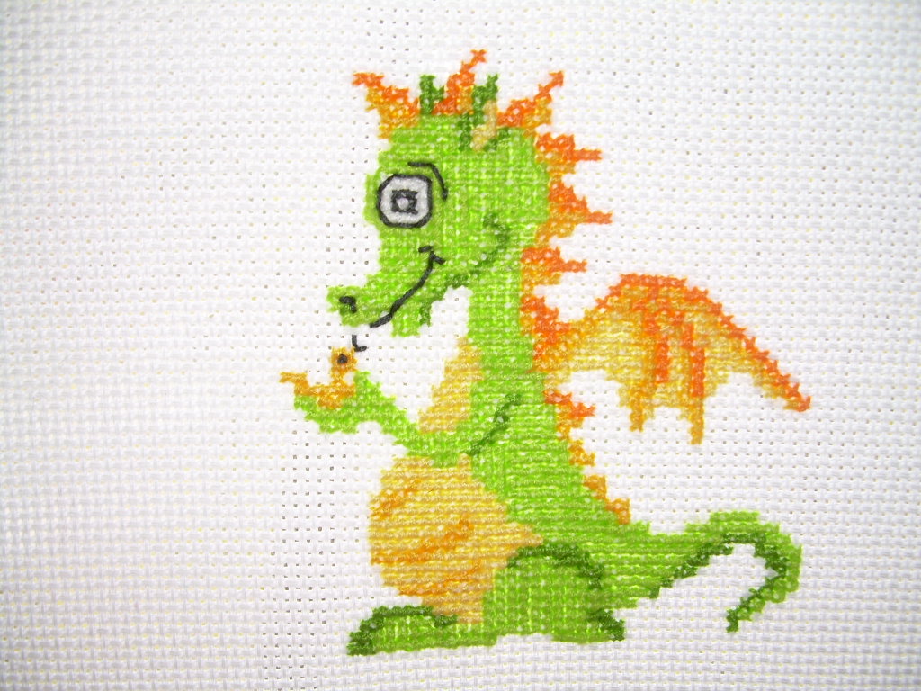 Вышивка крестиком год дракона. Вышивание крестиком дракон. Схемы вышивки дракоша. Дракоша вышивка крестом. Схемы для вышивания крестиком дракон.