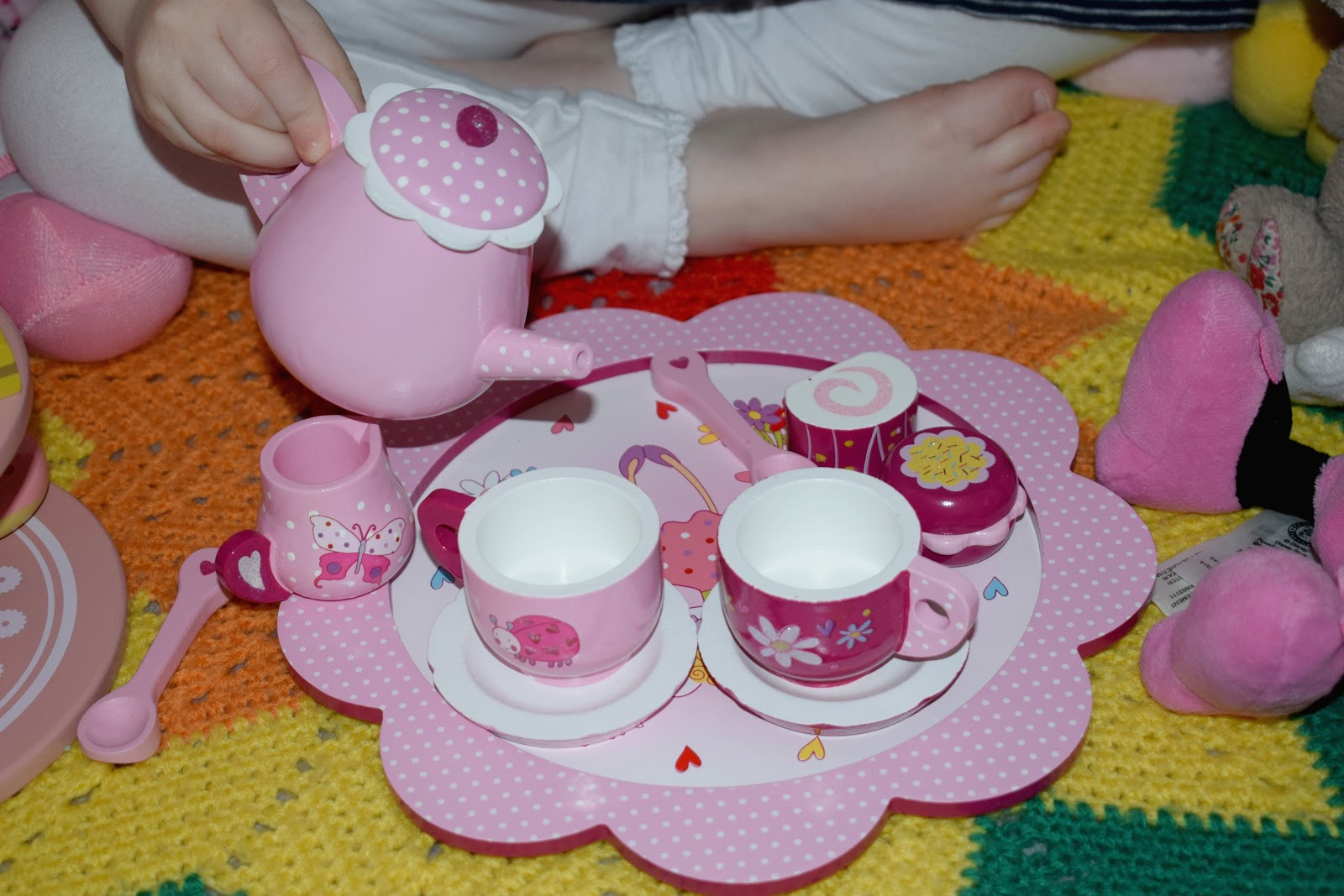 lucy locket tea set