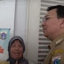 Sempat mEnjadi Viral Sosmed...!! Penjual Kue Tawarkan Dagangan Nya Kepada Ahok. Ucapan Ahok Malah Bikin Ibu Ini Menangis Terharu…!! Baca selengkap nya dsini