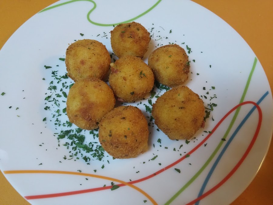 Bolitas de patata y beicon