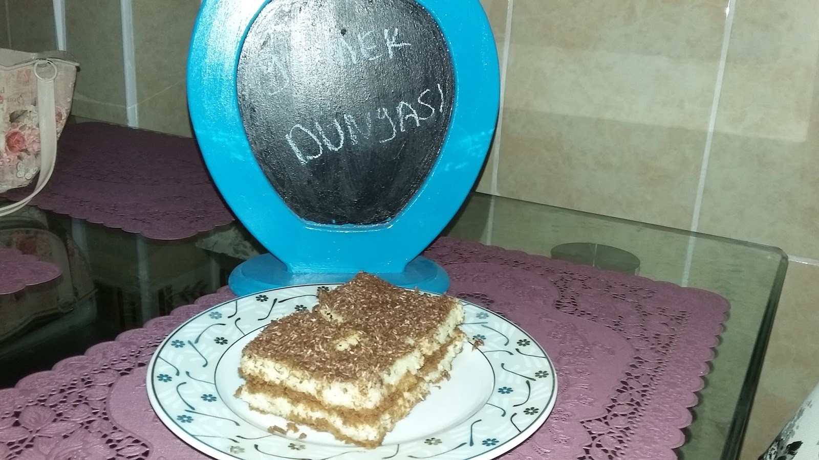YEMEK DÜNYASI İRMİKLİ BİSKÜVİLİ PASTA