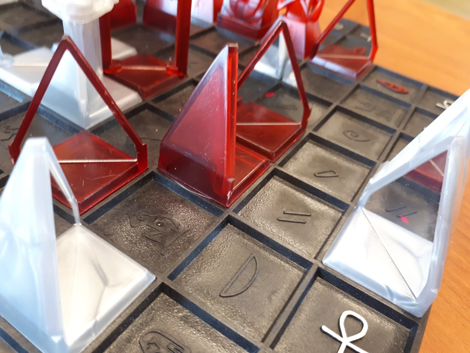 Statistics et al. Chess Variant Laser Chess / Khet / Deflexion