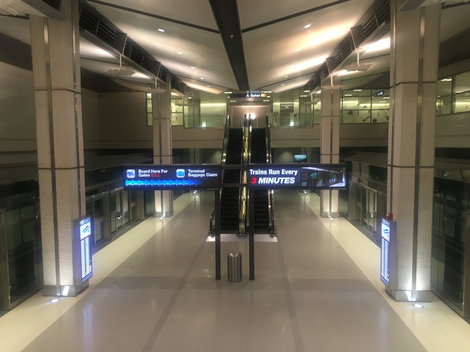 All the Right Points Review Washington Dulles Lounge Hopping