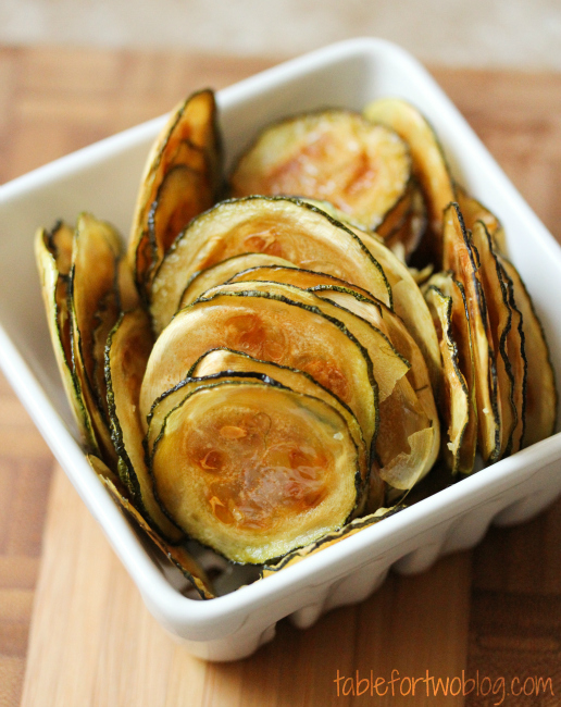 EASY OVENBAKED ZUCCHINI CHIPS