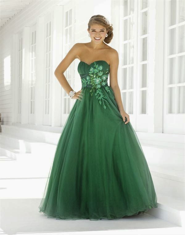 espectaculares vestidos de novias | moda color verde | somos novias