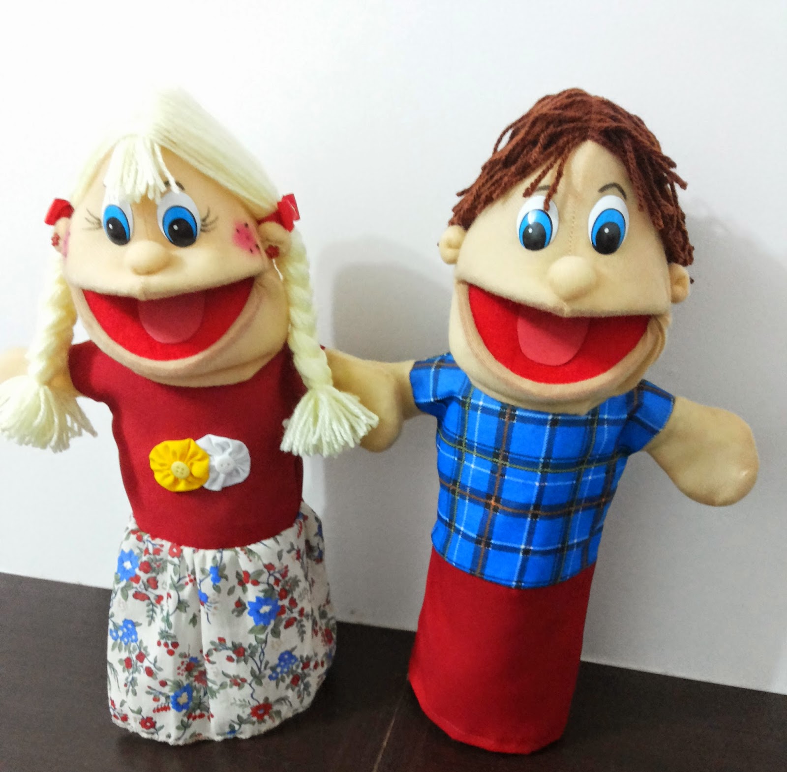 Os Bonecos - Fantoches: Agosto 2014