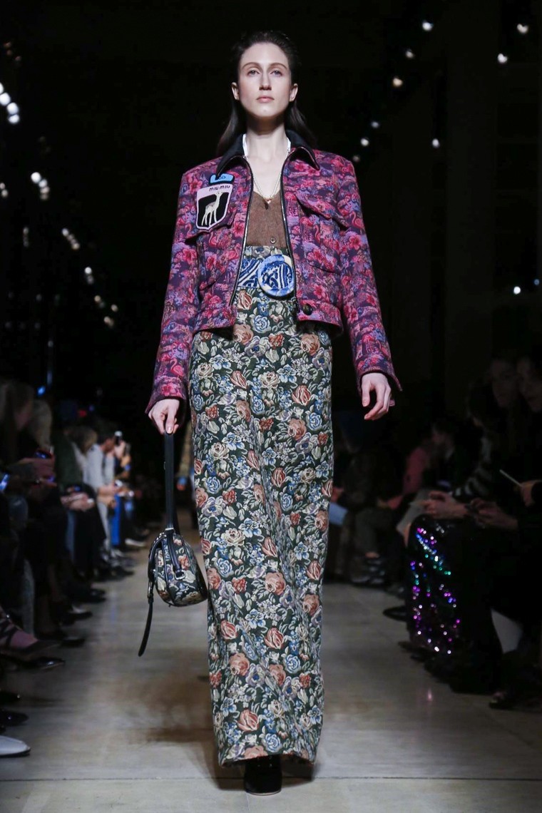 Miu Miu Fall/Winter 2016-2017 RTW PFW miu-miu-fall-winter-2016-2017-collection-paris-fashion-week, miu-miu-fall-winter-2016-2017, miu-miu-fall-winter-2016, miu-miu-fall-winter-2017, miu-miu-fall-winter, miu-miu-fall, miu-miu-fall-2016-2017, miu-miu-fall-2016, miu-miu-fall-2017, miu-miu-automne-hiver, miu-miu-automne-hiver-2016-2017, miu-miu-automne-hiver-2016, miu-miu-automne-hiver-2017, miu-miu-aw16, paris-fashion-week-2016, du-dessin-aux-podiums, dudessinauxpodiums