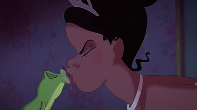 Tiana kissing frog The Princess and the Frog 2009 animatedfilmreviews.blogspot.comn