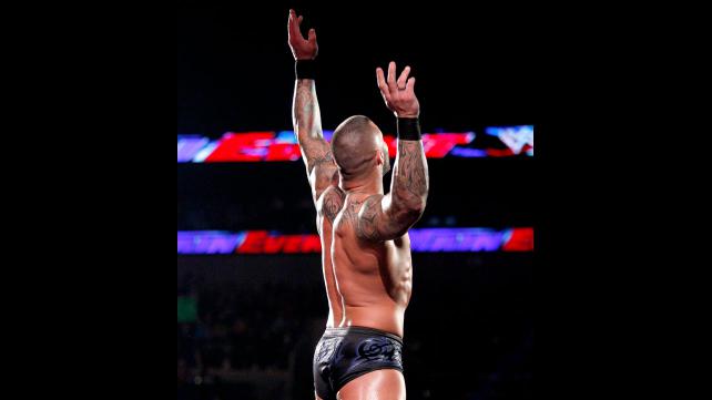 Wwe News 4 You راندي اورتن ضد انطونيو سيزارو في عرض ماين ايفينت