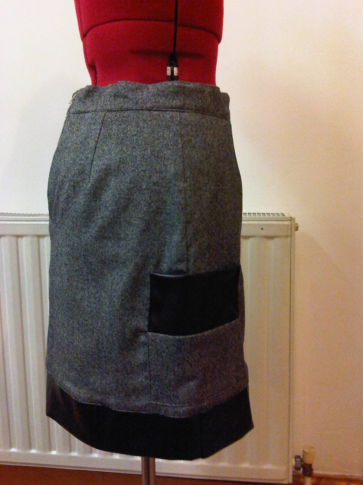 Justine Couture London: wool and faux leather skirt size 10