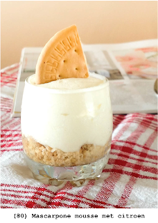 Koekjes met mascarpone mousse en citroen(geserveerd in plastic beker) Koekjes met mascarpone mousse en citroen(geserveerd in plastic beker)