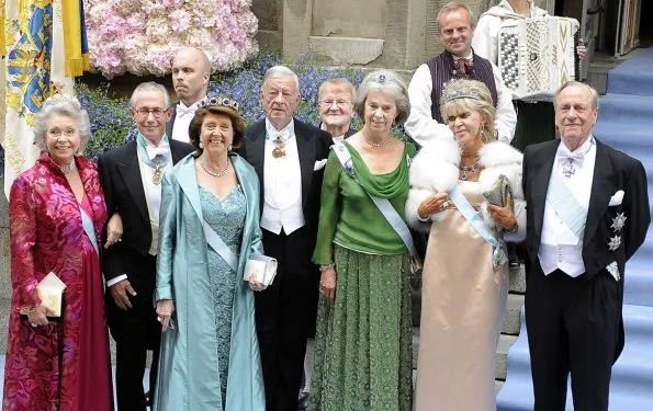 Swedish Royal Court announced on Tuesday evening the death of Baron Niclas Silfverschiöld, the husband of Princess Désiree, at the age of 82.