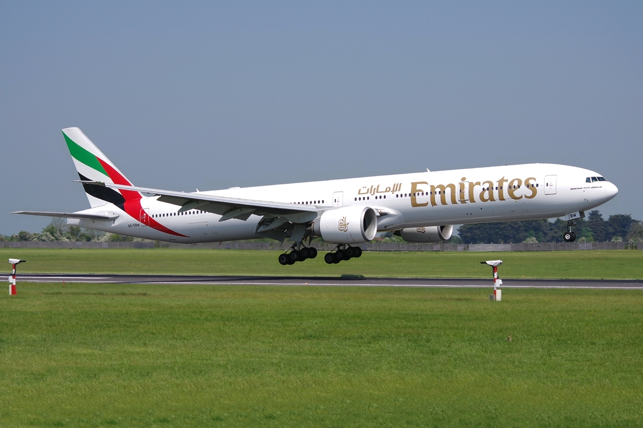 Emirates Boeing 777-300ER Just After Takeoff | Aircraft Wallpaper News