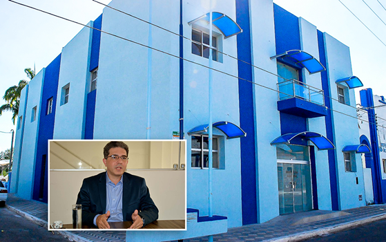 Pagamentos Atrasados e Nenhuma Informação do Prefeito Eisntein Barbosa sobre uma Solução para o Problema, assim estar o municipio de Macau/RN