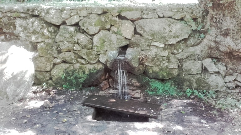 Fonte agua potável da Cabreia