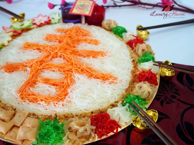 Chinese Spring Festival Jellyfish Yu Sheng ( 中国春节海蜇捞鱼生 )