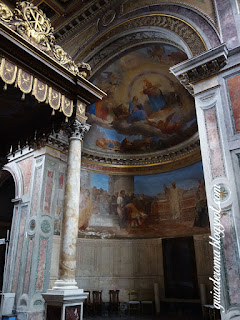 Altar e baldaquino de São Nicolau em Cárcere, Roma