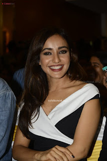 Smiling Beauty Neha Sharma ~ .Xyz Gallery Pics (4)