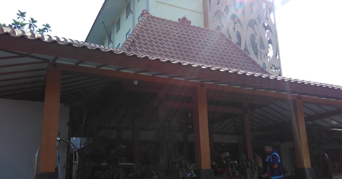 Kekonyolan Naik Lift Hotel Catatan Sinine