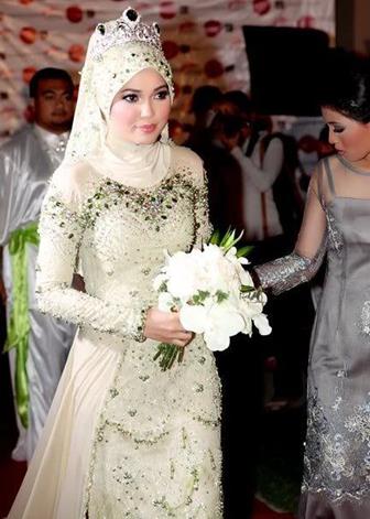 Gaun Pengantin Muslimah Nuansa Putih