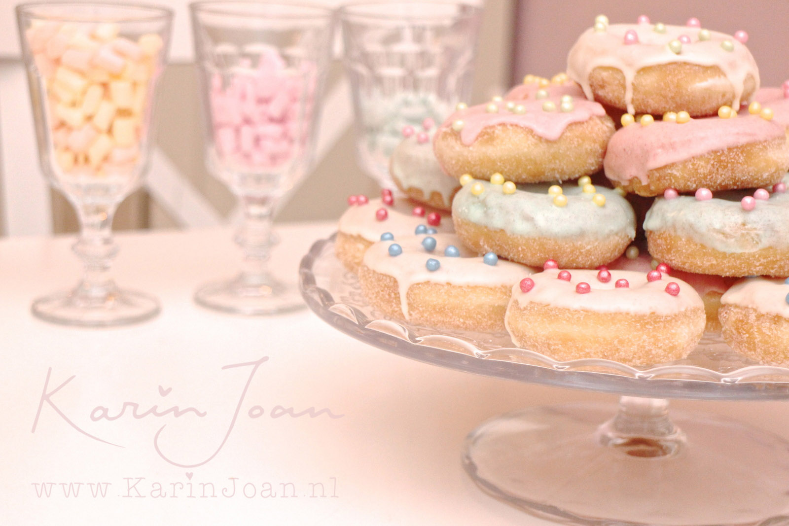 Karin Joan Pastel miniDonuts Taart Karin Joan Pastel miniDonuts Taart