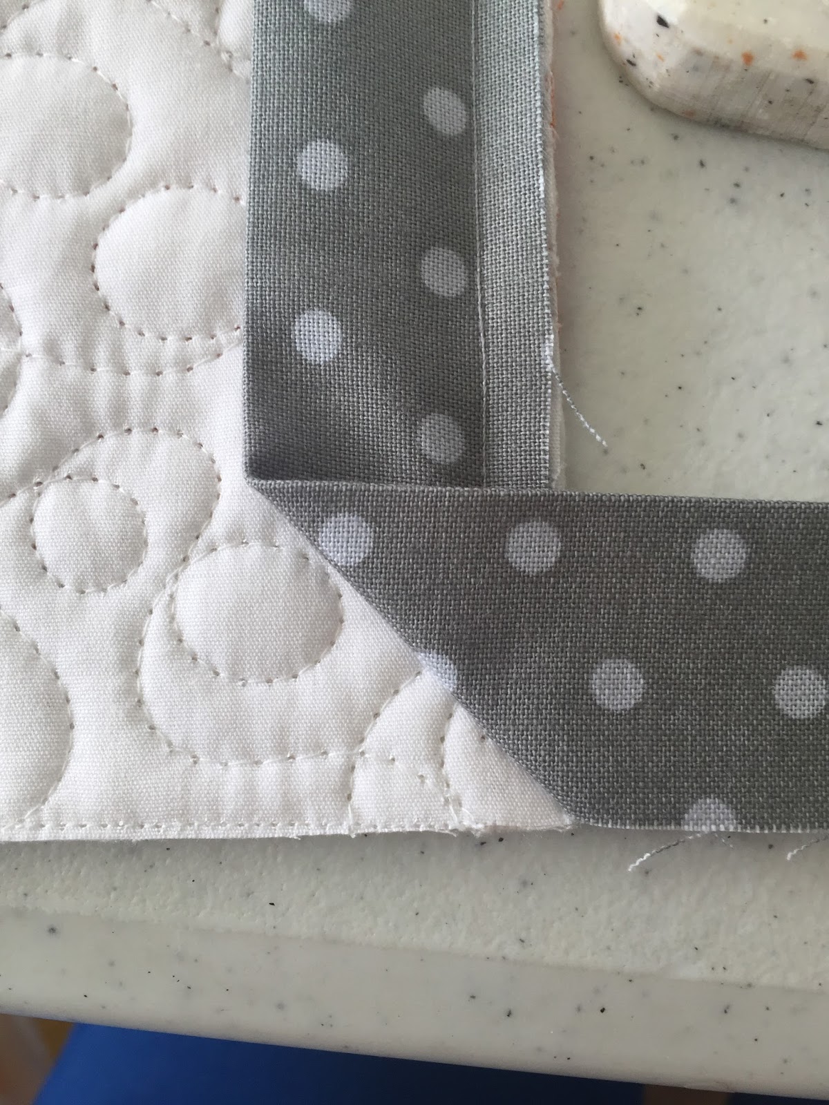 Sew Kind Of Wonderful Tuesday Tip Invisible Join Binding with Mitered Corners Start to Finish