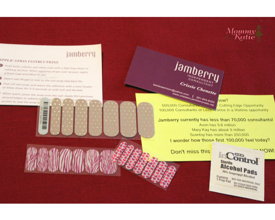 Decorating Our Nails this Holiday Season with Jamberry Nails