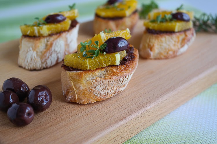 sia´s soulfood foodblog: Crostini mit Orangen und Olivenpaste