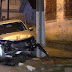 Carro colide em poste e outro invade casa após colisão no bairro Santa Maria em Lages