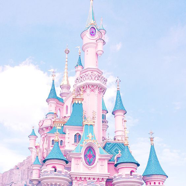 Cinderella's Castle at Walt Disney World coloring.filminspector.com
