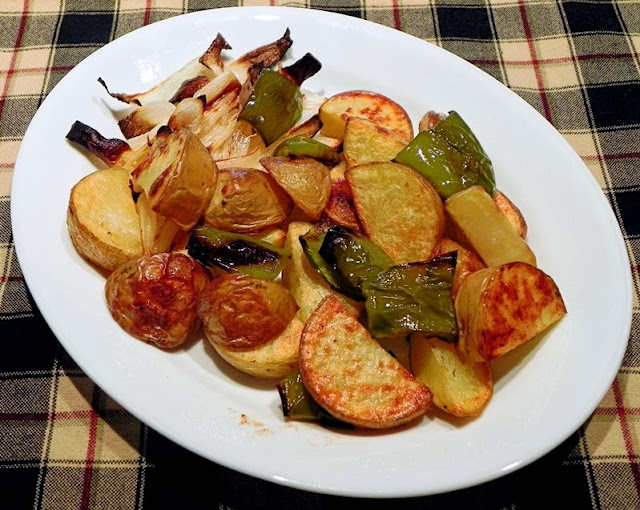 The Iowa Housewife Roasted Potatoes with Green Peppers and Onions