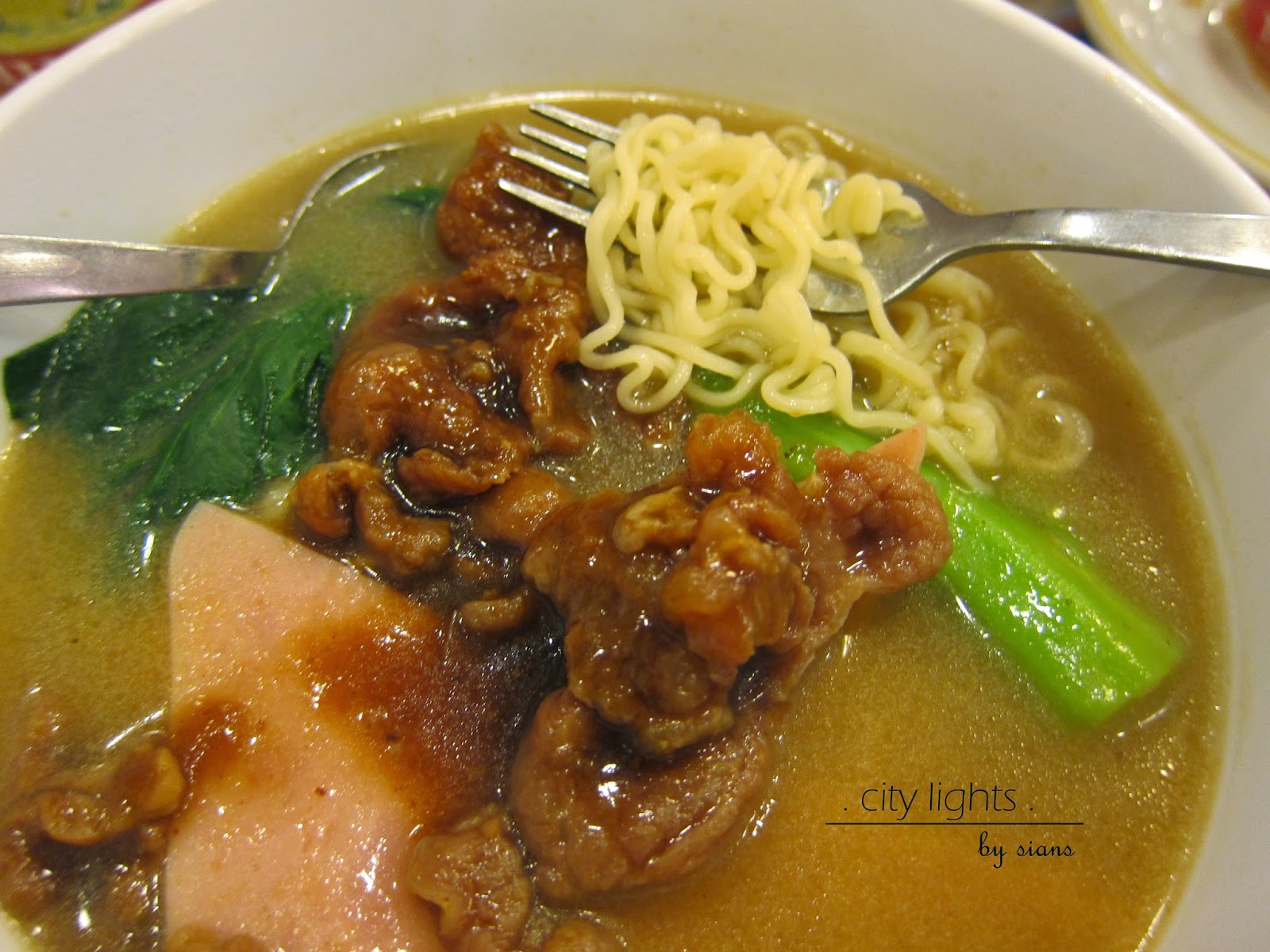 {hk} kam wah cafe {金華冰廳} city lights