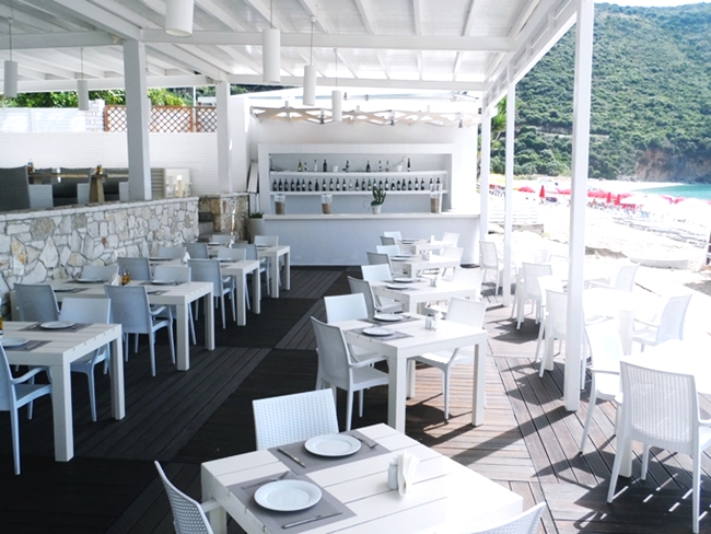 Lichnos beach hotel & resort beach restaurant