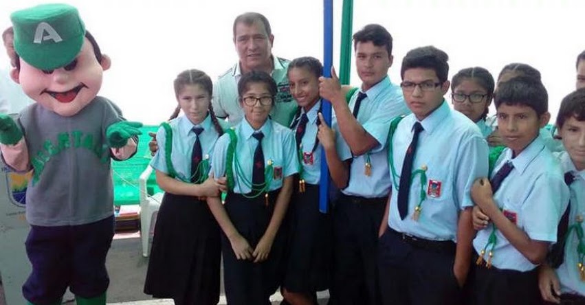 DÍA MUNDIAL DE LA TIERRA: Alcalde de Independencia juramenta a «Promotores Ambientales Escolares» DÍA MUNDIAL DE LA TIERRA: Alcalde de Independencia juramenta a «Promotores Ambientales Escolares»