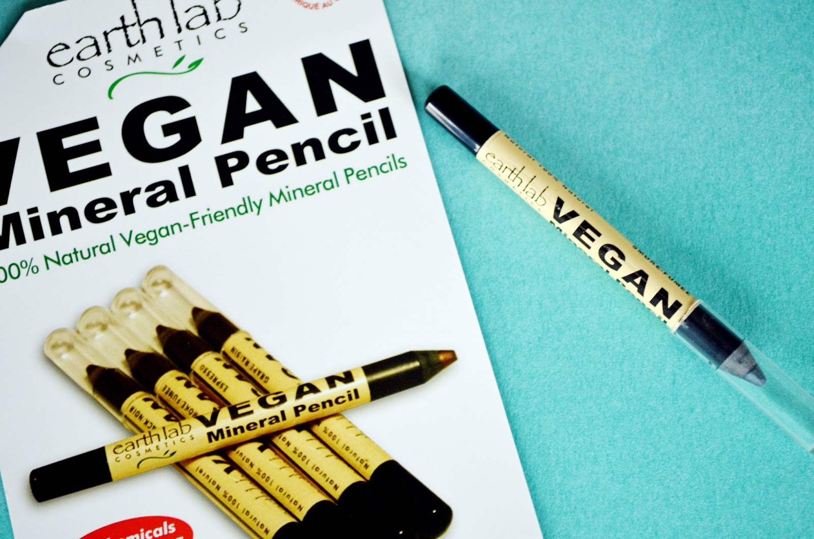 Woman in Real Life Earthlab Natural Cosmetics (Review)