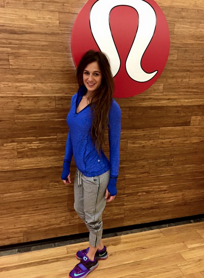 http://www.anrdoezrs.net/links/7680158/type/dlg/http://shop.lululemon.com/products/clothes-accessories/tops-long-sleeve/Pace-Pusher-1-2-Zip?cc=9508&skuId=3594840&catId=tops-long-sleeve