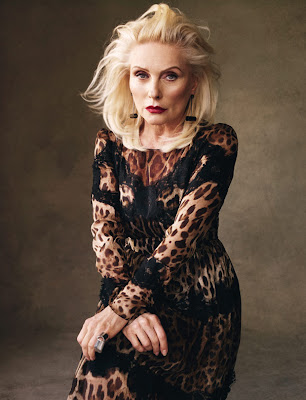 Debbie Harry linda aos 68 anos