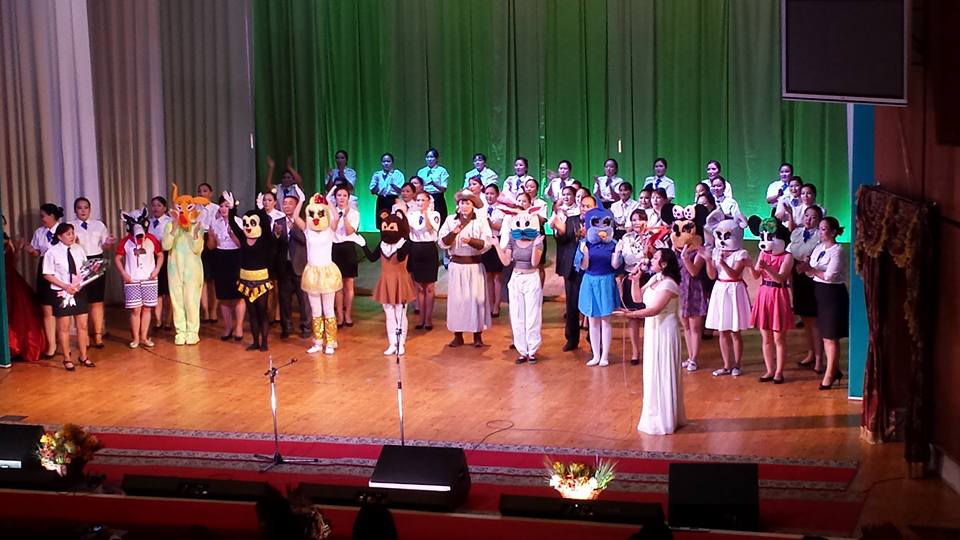 БАГШ НАРЫН БАЯРЫН ӨДӨР 2015-10-02 | Орхон аймаг "Дэгдээхий цэцэрлэг"