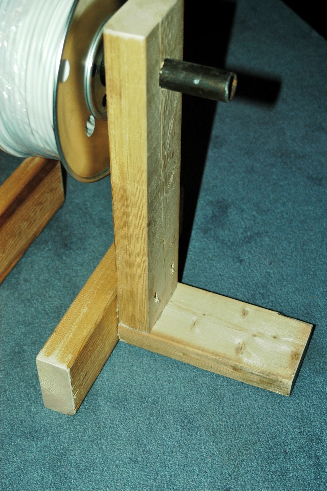 electrical-adventures-homemade-cable-reel-support