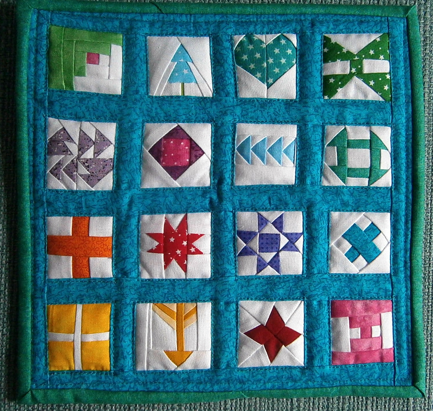 Plum Quilts Tiny Quilt Fun.