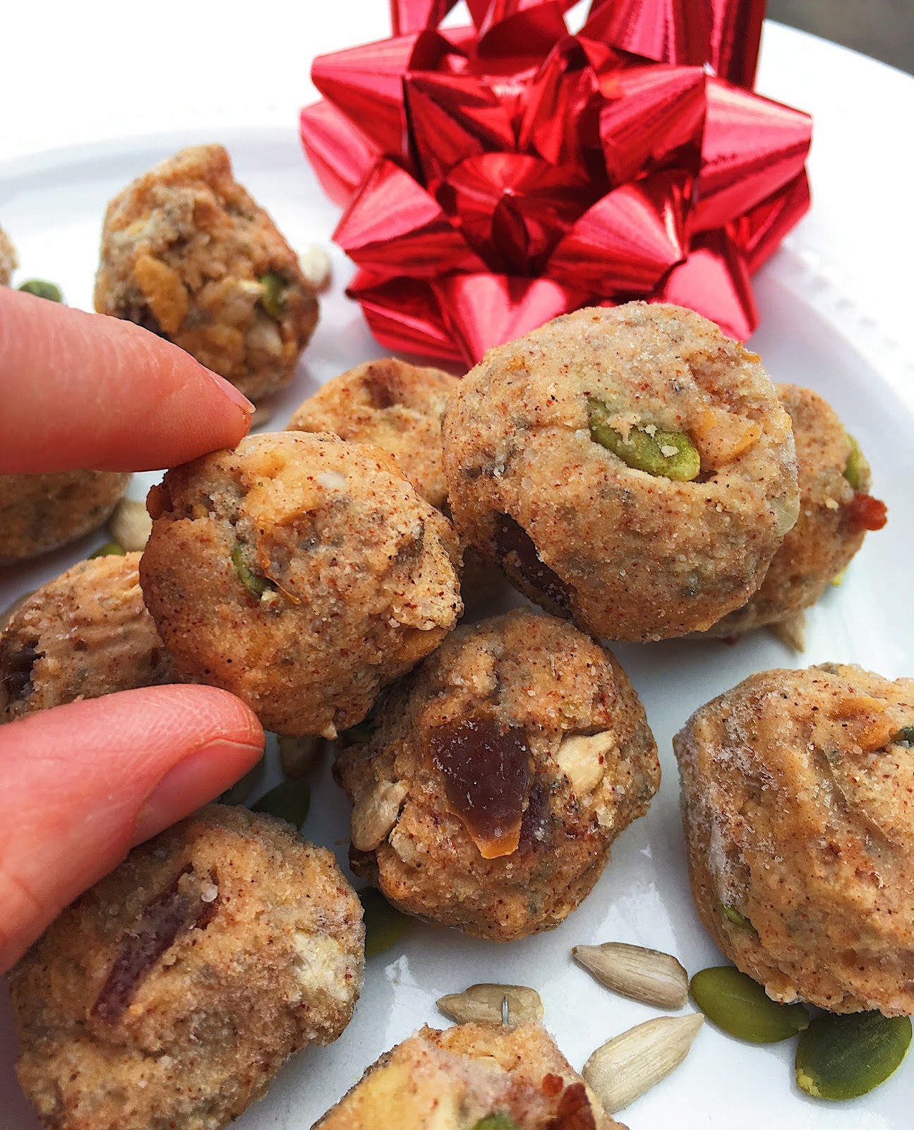 Crunchy Caramel Apple Energy Balls (Gluten Free, Vegan)