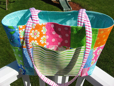Hooked on Needles: Back in the Sewing Room! ~~ A Big Happy Summer Tote Bag