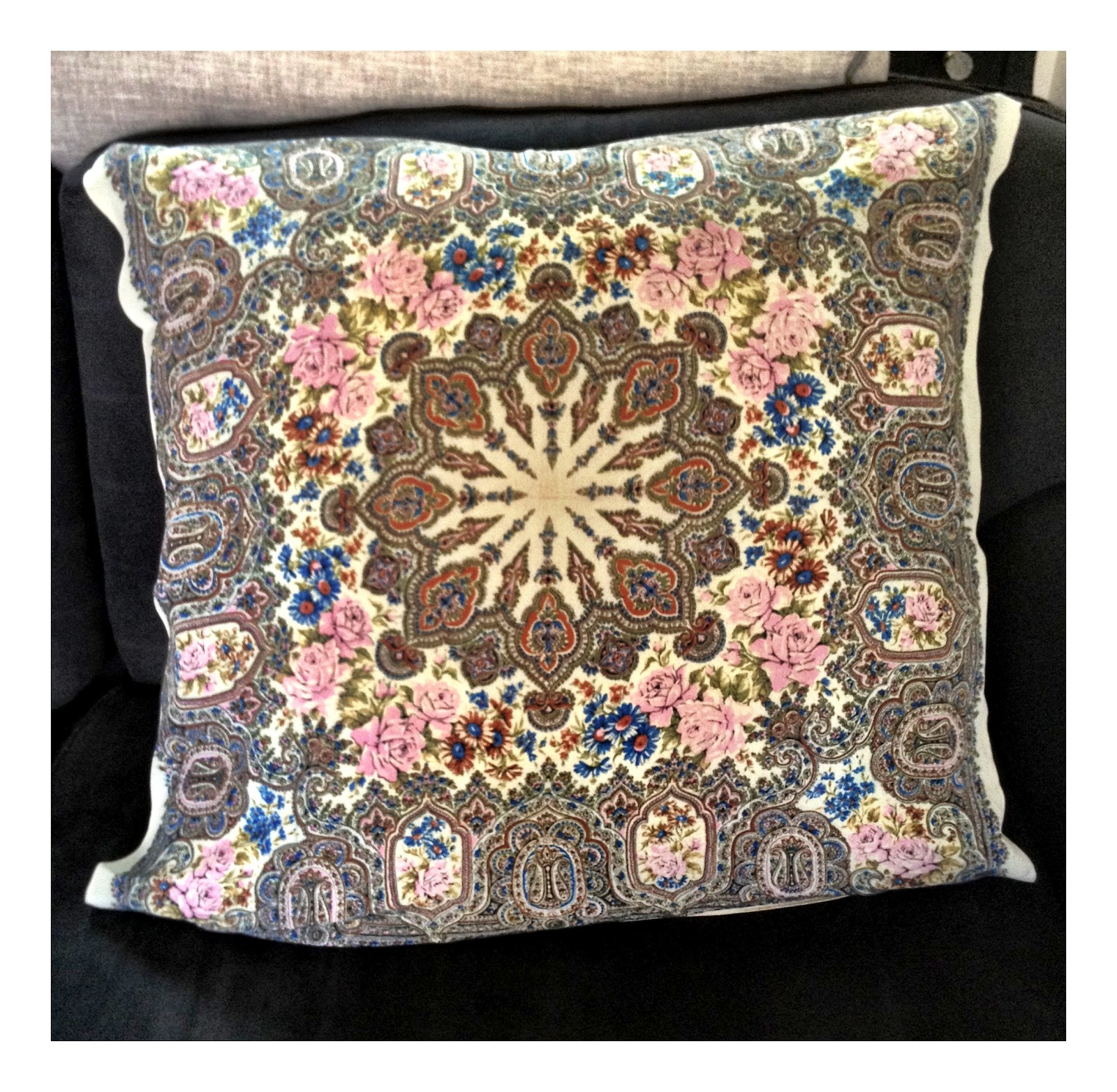 Maison Anna Just made ready for sellingcushions!