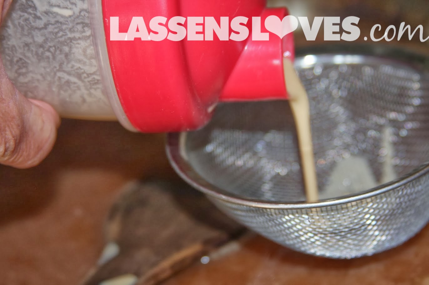 lassensloves.com, Lassen's, Lassens, hamburger+stroganoff, making-gravy