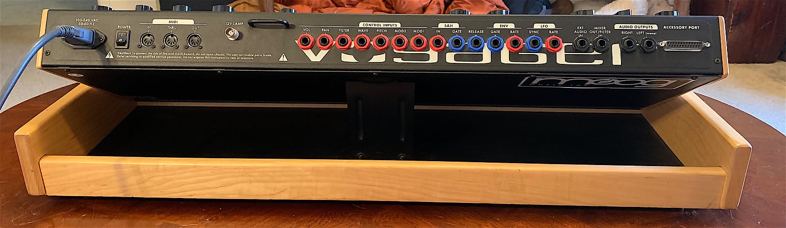 MATRIXSYNTH: Moog MiniMoog Voyager Select - RARE MAPLE - PURPLE PANEL ...